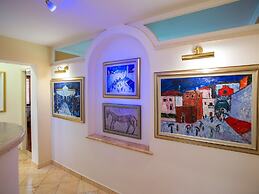 Holiday Home Lapad Beach Royal - Five Bedroom Holiday Home With Balcon