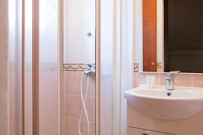 Holiday Home Lapad Beach Royal - Five Bedroom Holiday Home With Balcon