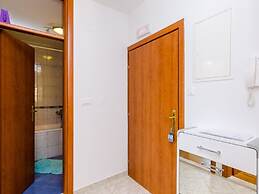 Ana Apartment - One Bedroom Apartment With Balcony