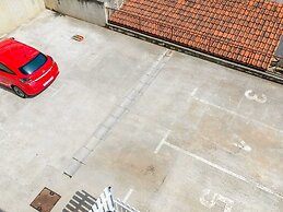 Ana Apartment - One Bedroom Apartment With Balcony