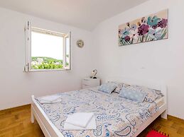 Ana Apartment - One Bedroom Apartment With Balcony