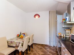 Ana Apartment - One Bedroom Apartment With Balcony