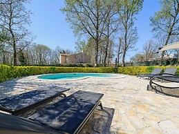Beautiful Stone Villa in Tinjan With Swimming Pool