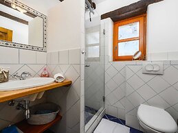 Beautiful Stone Villa in Tinjan With Swimming Pool