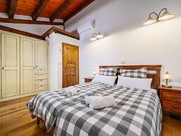 Beautiful Stone Villa in Tinjan With Swimming Pool