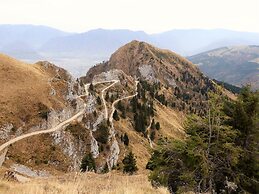 Mountain Hideaway for Four