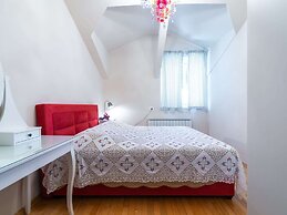 Villa Piano - Four Bedroom Villa With Terrace and Swimming Pool