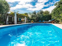 Villa Piano - Four Bedroom Villa With Terrace and Swimming Pool