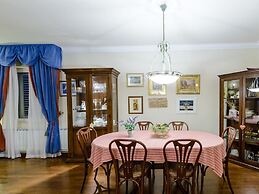 Villa Piano - Four Bedroom Villa With Terrace and Swimming Pool