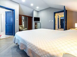 Villa Piano - Four Bedroom Villa With Terrace and Swimming Pool