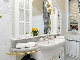 Villa Piano - Four Bedroom Villa With Terrace and Swimming Pool