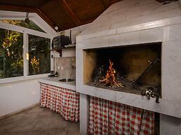 Villa Piano - Four Bedroom Villa With Terrace and Swimming Pool