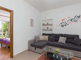 Apartments Olive - One Bedroom Apartment With Terrace and Partial Sea 