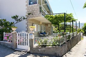 Apartments Olive - One Bedroom Apartment With Terrace and Partial Sea 