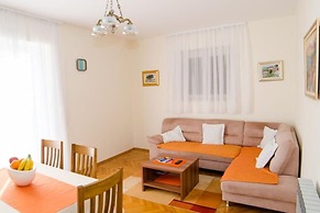 Apartment Srecko- Two Bedroom Apartment With Terrace and Sea View