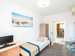 Apartments Blazevic - Two Bed/apt With Hot Tub 2