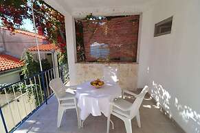 Apartments Mediterranean House - Two Bedroom Apartment With Terrace