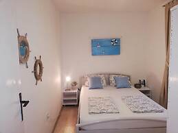 Apartments Mediterranean House - Two Bedroom Apartment With Terrace