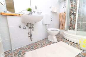 Apartments Mediterranean House - Two Bedroom Apartment With Terrace