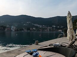 Apartment Frankie's Place - Two-bedroom Apartment With Terrace and Sea