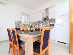 Apartments Radojkovic Lumbarda - Comfort Two Bedroom Apartment With Te