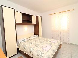 Apartments Radojkovic Lumbarda - Comfort Two Bedroom Apartment With Te