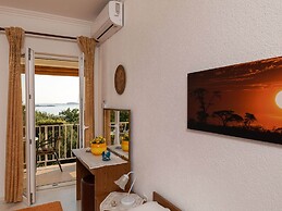 Apartments Belenum - Double Room With Balcony and Sea View