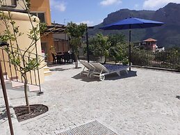 Chic Coastal Hill Escape