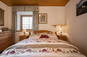 Traditional Chalet With Garden