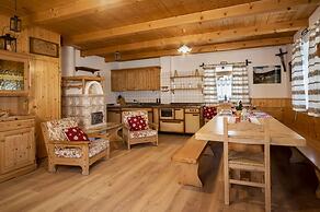 Traditional Chalet With Garden