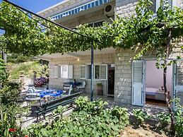 Apartments Olive - Comfort One Bedroom Apartment With Terrace and Sea 