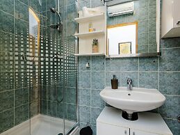 Apartment Antej - One Bedroom Apartment With Terrace and City View