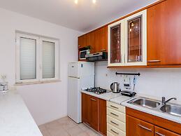 Apartment Antej - One Bedroom Apartment With Terrace and City View