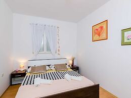 Apartment Antej - One Bedroom Apartment With Terrace and City View