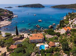 Apartments Vidak - One Bedroom Apartment With Terrace and Pool View -