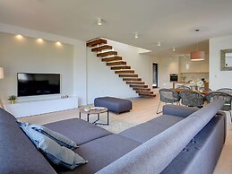 Modern Villa With Swimming Pool