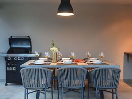 Modern Villa With Swimming Pool