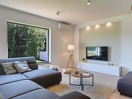 Modern Villa With Swimming Pool