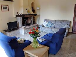 Belvilla by OYO Appartamento Casale dei Girasoli