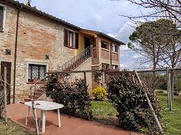 Belvilla by OYO Appartamento Casale dei Girasoli