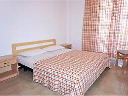 Belvilla by OYO Snug Apartment With Garden