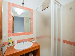 Belvilla by OYO i Tini