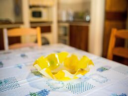 Belvilla by OYO i Tini