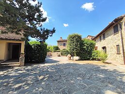 Tuscan Retreat With Pool