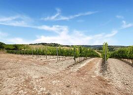 Tranquil Tuscan Stay With Pool