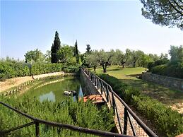 Countryside Home With Private Terrace