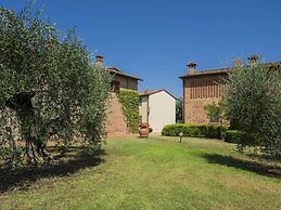 Apartment in Chianti With Swimming Pool
