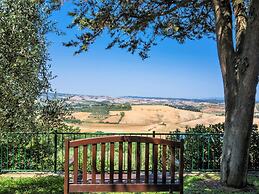 Apartment in Chianti With Swimming Pool