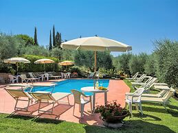 Apartment in Chianti With Swimming Pool