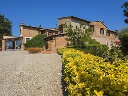 Apartment in Chianti With Swimming Pool